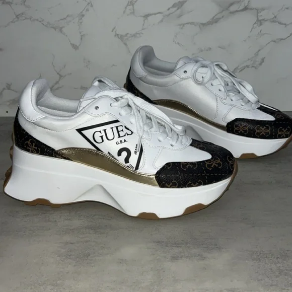 Guess Calebb Logo Print Sneaker - Picture 6 of 11